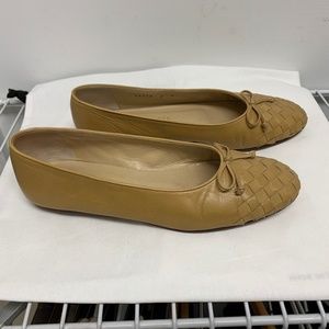 Classic leather flats